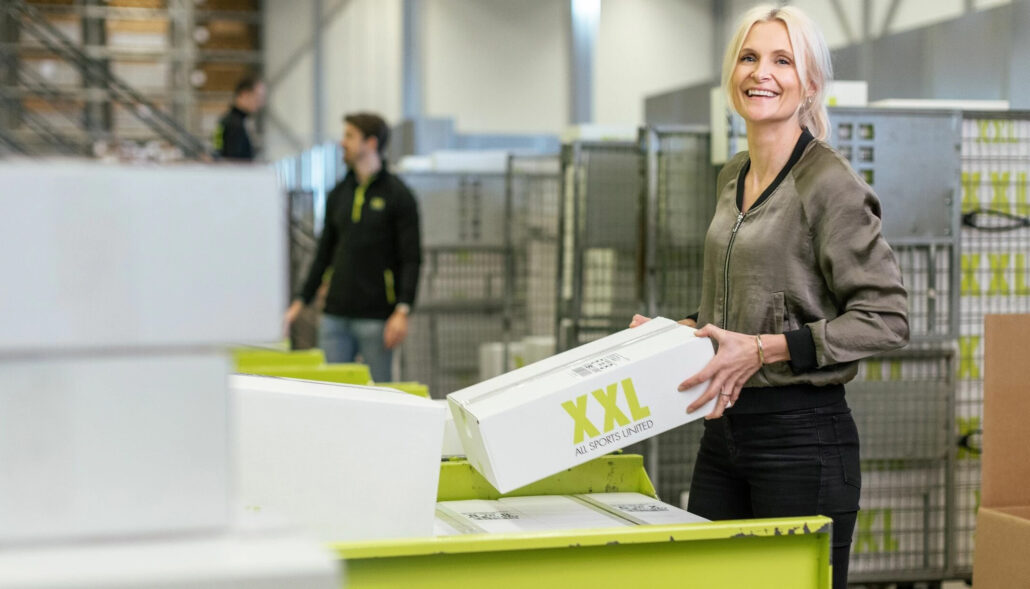 For several years, AMS has provided direct FMS control of the packaging line for outgoing packages at XXL's facilities in Gardermoen and Örebro, Sweden. Flexible Manufacturing System.