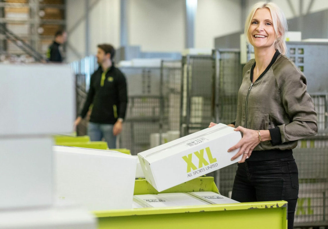 AMS har i en årrekke levert direct FMS-styring av pakkelinje for utgående pakker hos XXL på deres anlegg på Gardermoen og Örebro i Sverige.